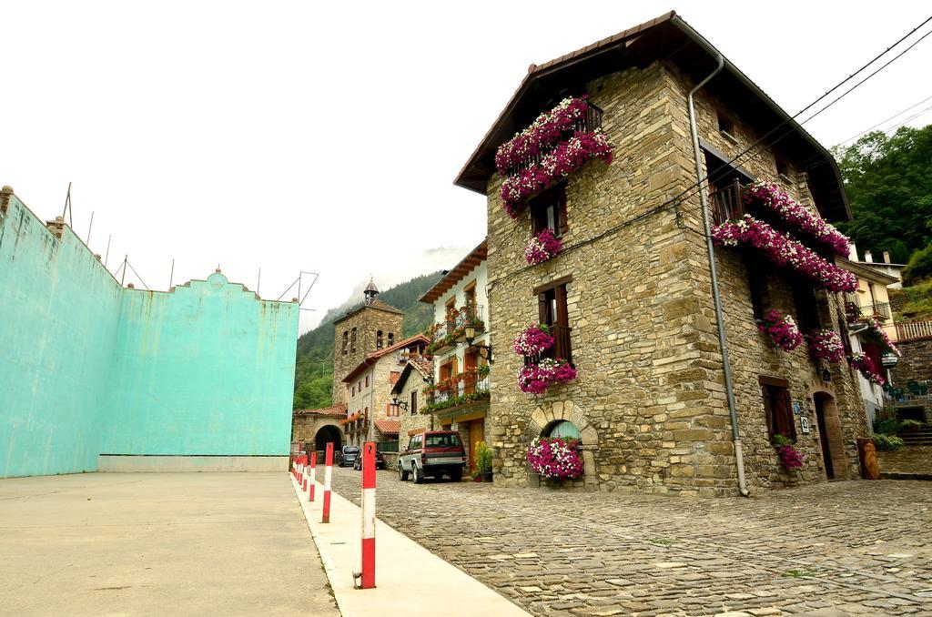 Argonz Etxea Hotel Urzainqui Bagian luar foto