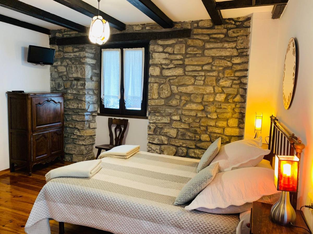 Argonz Etxea Hotel Urzainqui Bagian luar foto